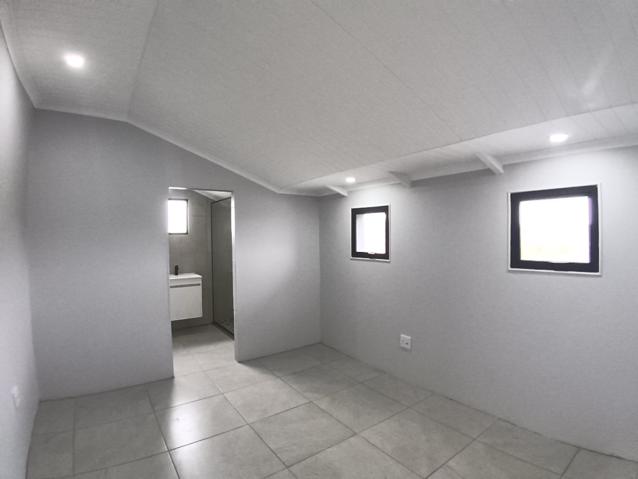 5 Bedroom Property for Sale in Fraaiuitsig Western Cape